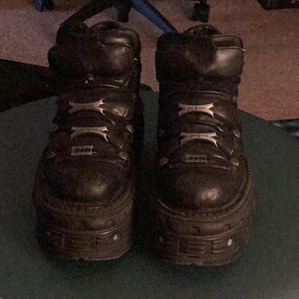 New rock platform boots
